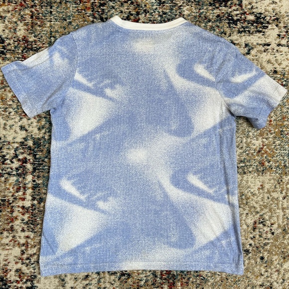 Boys Nike Tee - Picture 4 of 5